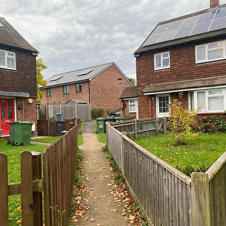 Cosy Apartment With Private Access And Kitchenette In Guildford (Adults Only) Worplesdon Bagian luar foto